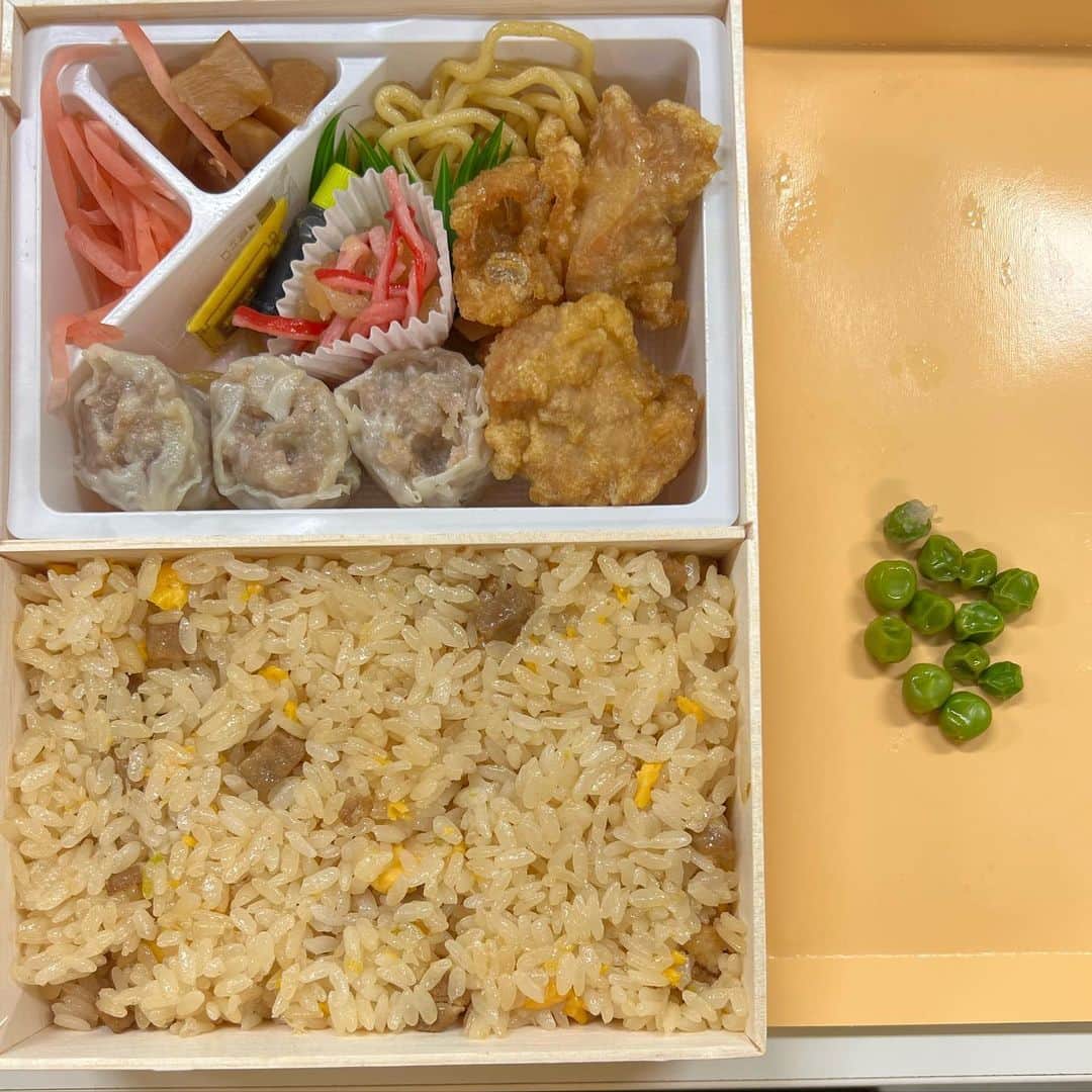 バカリズムのインスタグラム：「撮影飯 崎陽軒」