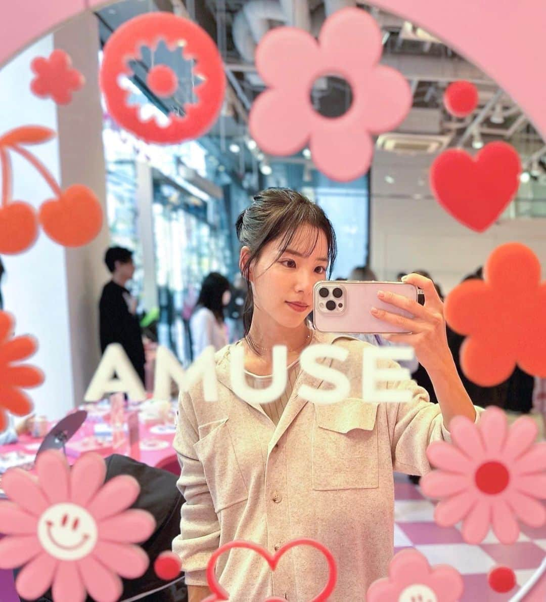 布川桃花さんのインスタグラム写真 - (布川桃花Instagram)「AMUSEのポップアップストア AMUSE IN TOKYOに遊びに行ってきました🫧 @amuse.jp   ピンク尽くしのスポットでとってもかわいい空間だった🩷  ジェルフィットティントの 日本限定カラーもゲットできるよ✨  #PR #AMUSE #アミューズ #ビーガンメイク #ジェルフィットティント」11月29日 11時11分 - momoka_fukawa