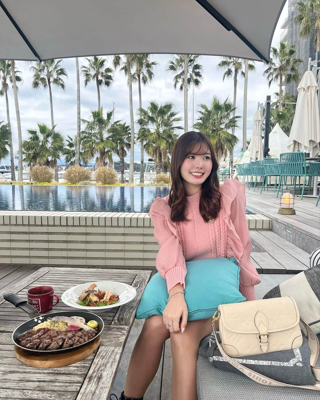 YOUKORINさんのインスタグラム写真 - (YOUKORINInstagram)「ずっと憧れてたテラスカフェ🌴 @malibufarm_zushimarina   おしゃれランチしてきた💓 ステーキもオマール海老のグラタンも 全部美味しすぎて幸せ🤍 デートや女子会にオススメすぎる！  📍 〒249-0008 神奈川県逗子市小坪５丁目２３−９  #逗子#逗子カフェ#リビエラ逗子マリーナ#マリーナ#関東#神奈川#神奈川カフェ#zushi#zushibeach#関東カフェ#マリブファーム逗子マリーナ」11月29日 11時29分 - xxy0uc0riinxx