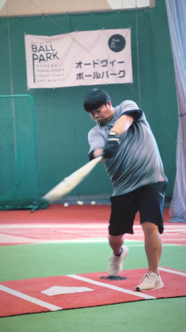 野球YouTuber向のインスタグラム：「・  プロ野球選手の自主トレ感溢れる プロカメラマンが撮影したような ただのデブのティー打撃動画www  #野球 #야구 #棒球 #baseball #野球部 #少年野球 #硬式野球 #中学野球 #高校野球 #プロ野球 #baseball #baseballlife #fyp #ムコウズ #YouTube #YouTuber #いいね #おすすめ #オススメ #howto #tutorial #fyp #tiktok #Instagram #video #viral #ホームラン #打撃 #バッティング #野球女子 #野球girl」