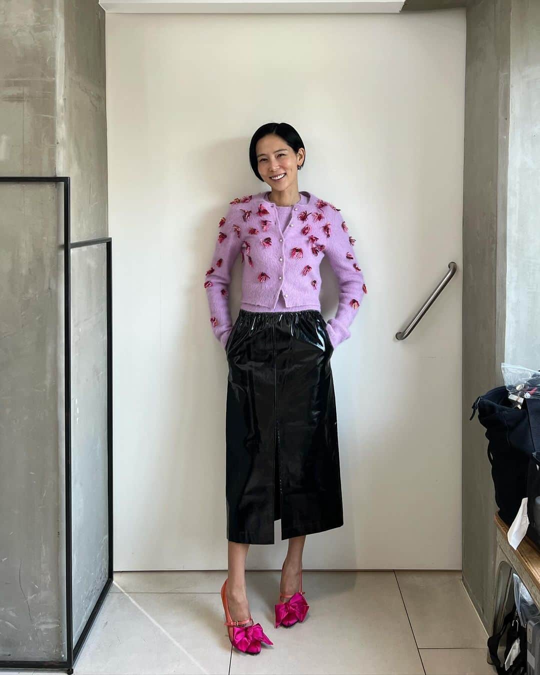 キム・ナヨンのインスタグラム：「오랜만에 골라주세요!!! 저 오늘 ‘SBS 미운 우리 새끼’ 스튜디오 녹화하러 가는데 머입을까요? 🎀」
