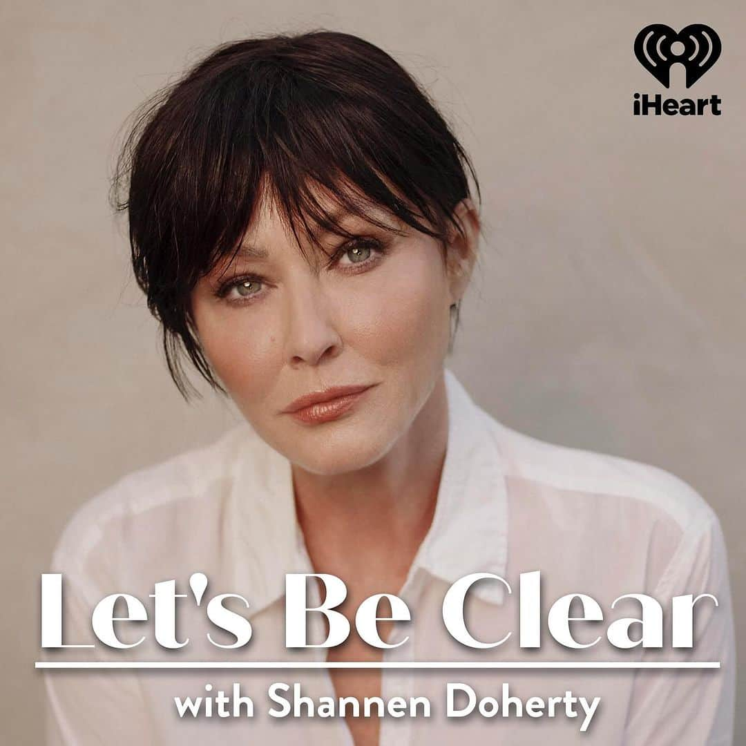 シャナン・ドハーティーのインスタグラム：「I'm so excited to share this news with you! I am hosting my very own podcast called "Let's Be Clear with Shannen Doherty"  I will be opening up like never before in a series of brutally honest conversations with some very special and influential people in my life. From former co-stars, to friends and family, to the brilliant doctors guiding me through my  cancer journey...it's going to be a wild ride. Join me on this adventure by downloading "Let's Be Clear with Shannen Doherty" AVAILABLE NOW everywhere you get your podcasts. **And** follow on Instagram @LetsBeClearPod」