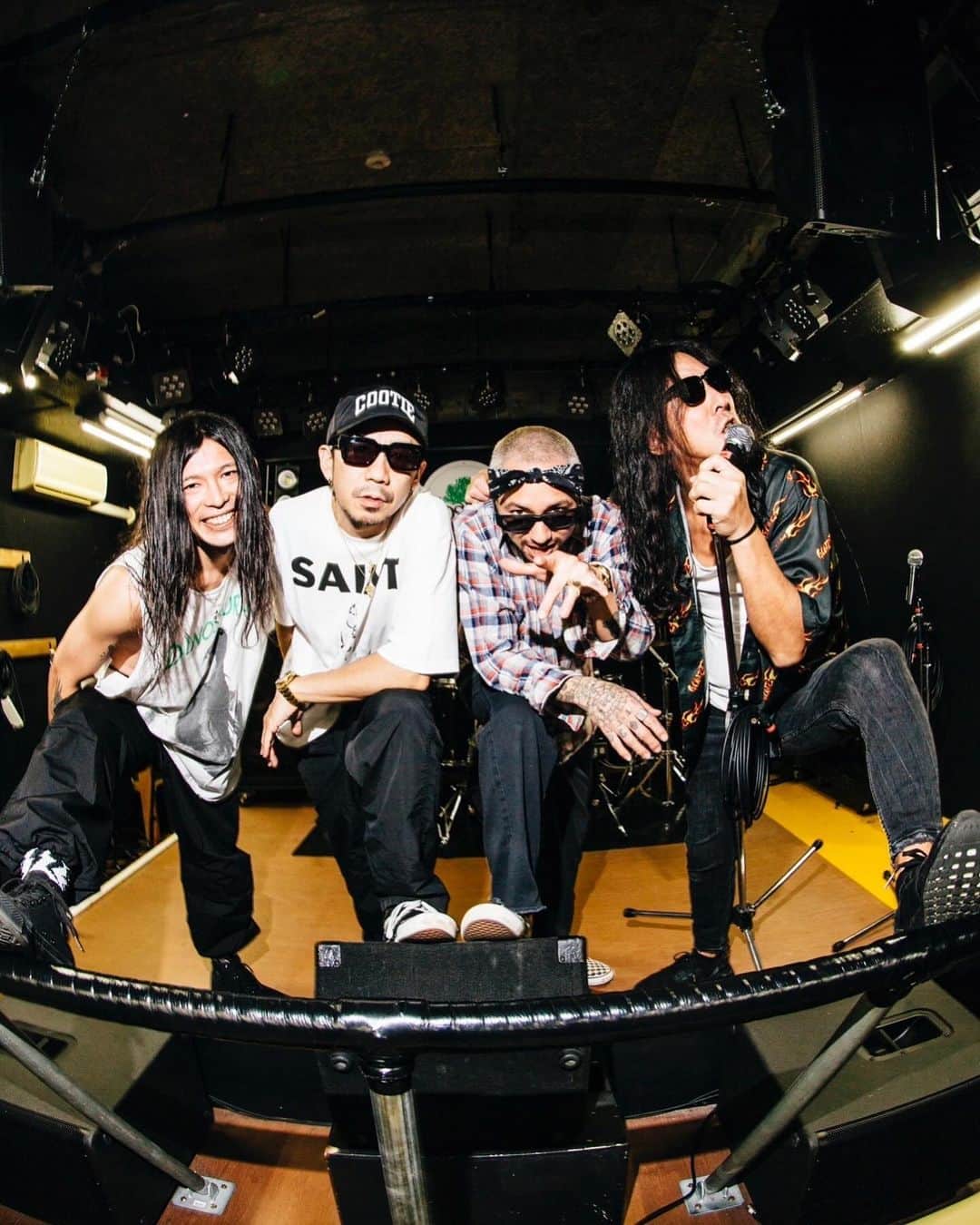 T$UYO$HIのインスタグラム：「. 47 AREAS 37本目 なんだか久しぶりのワンマン 台湾で感じた音楽の力を 演奏に込めたよ  特大ダルマありがとう！  photo @ysz.photo   #thebonez #20240406幕張メッセ」