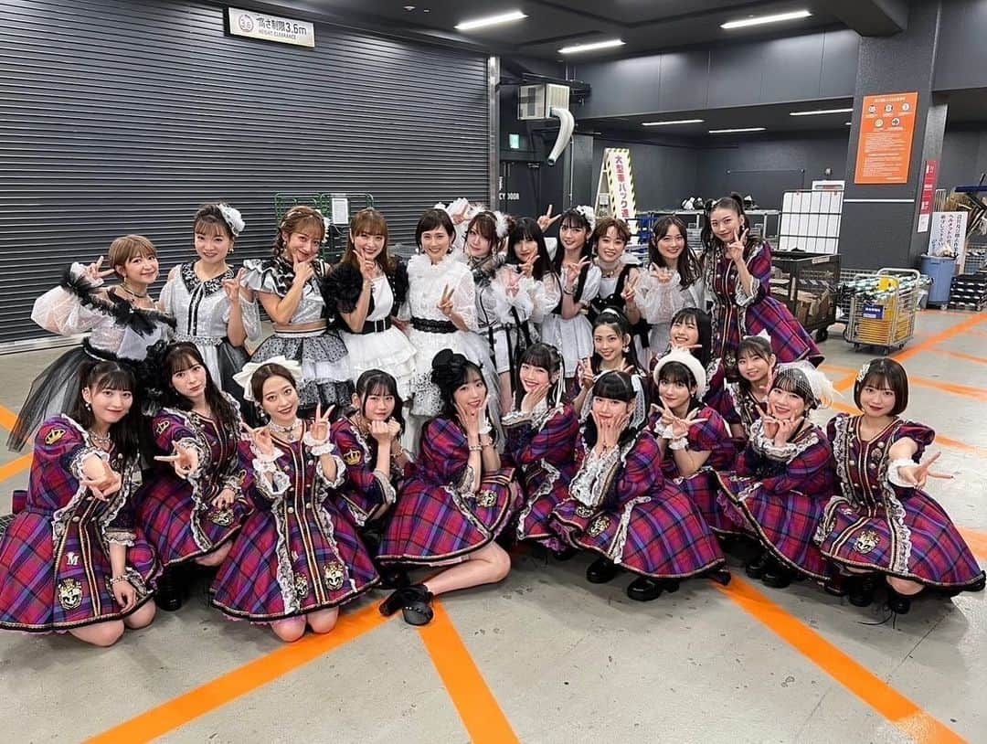 道重さゆみさんのインスタグラム写真 - (道重さゆみInstagram)「昨日は、モーニング娘。の横浜アリーナライブにゲストで出演しました！！  ファンの皆さんの応援、本当に嬉しかったです🩷 ありがとうございました！  モーニング娘。最高！！ 素晴らしい先輩方と一緒でとても心強かったですし、 横浜アリーナにまた立てたのは、頑張ってくれてる現役のみんなのおかげなので、とにかく感謝の気持ちでいっぱいでした！！  いよいよ、今日は、ふくちゃんの卒業コンサートですね 昨日から、なんかもう、感慨深くて、、 ふくちゃんが綺麗すぎて、すでに胸がいっぱいでした😢💞  ふくちゃん、モーニング娘。のメンバー、ふくちゃんのファンの皆さん、モーニング娘。のファンの皆さんにとって、素晴らしい日になりますように✨」11月29日 12時34分 - sayumimichishige0713