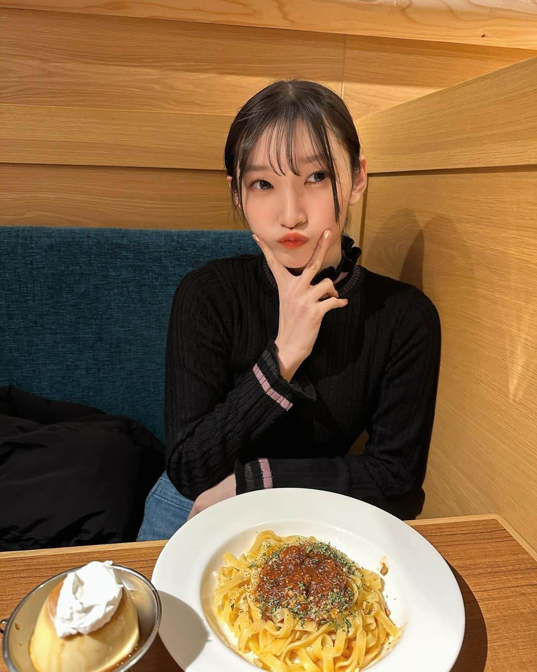 宮本佳林さんのインスタグラム写真 - (宮本佳林Instagram)「♡  お仕事合間のご飯🍝  #Mgさんは違うパスタ食べてた #ミートソーススパ #太麺 #美味しかった」11月29日 12時52分 - karin_miyamoto.official