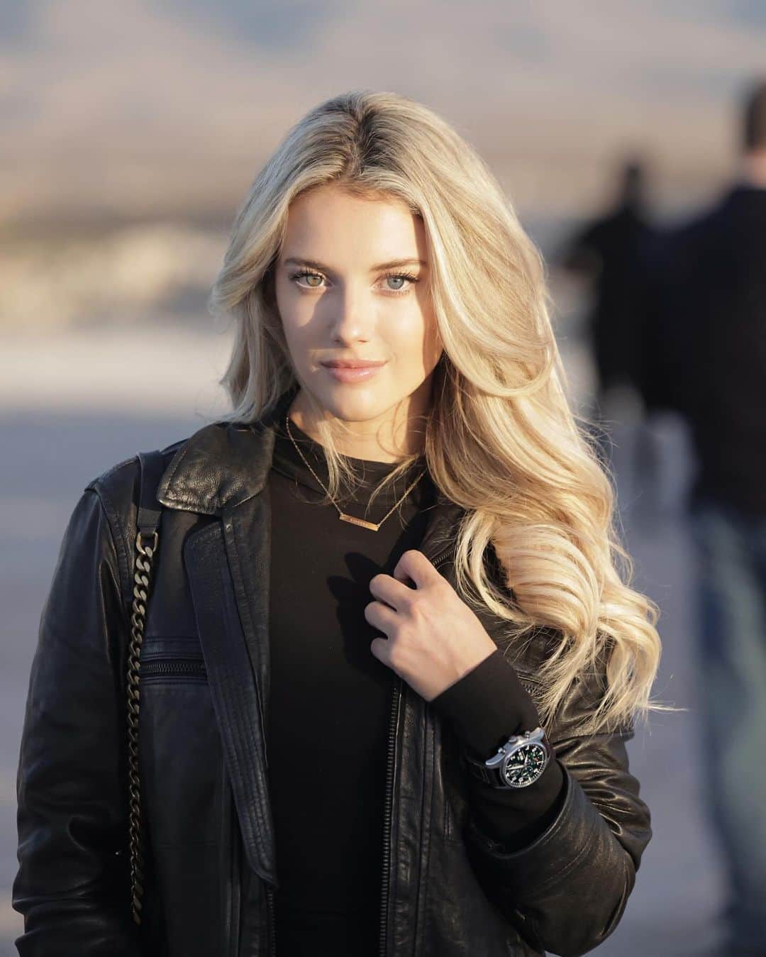 Lindsay Brewerのインスタグラム：「Elegance and performance all in one🖤 @iwcwatches @iwcwatches_us」