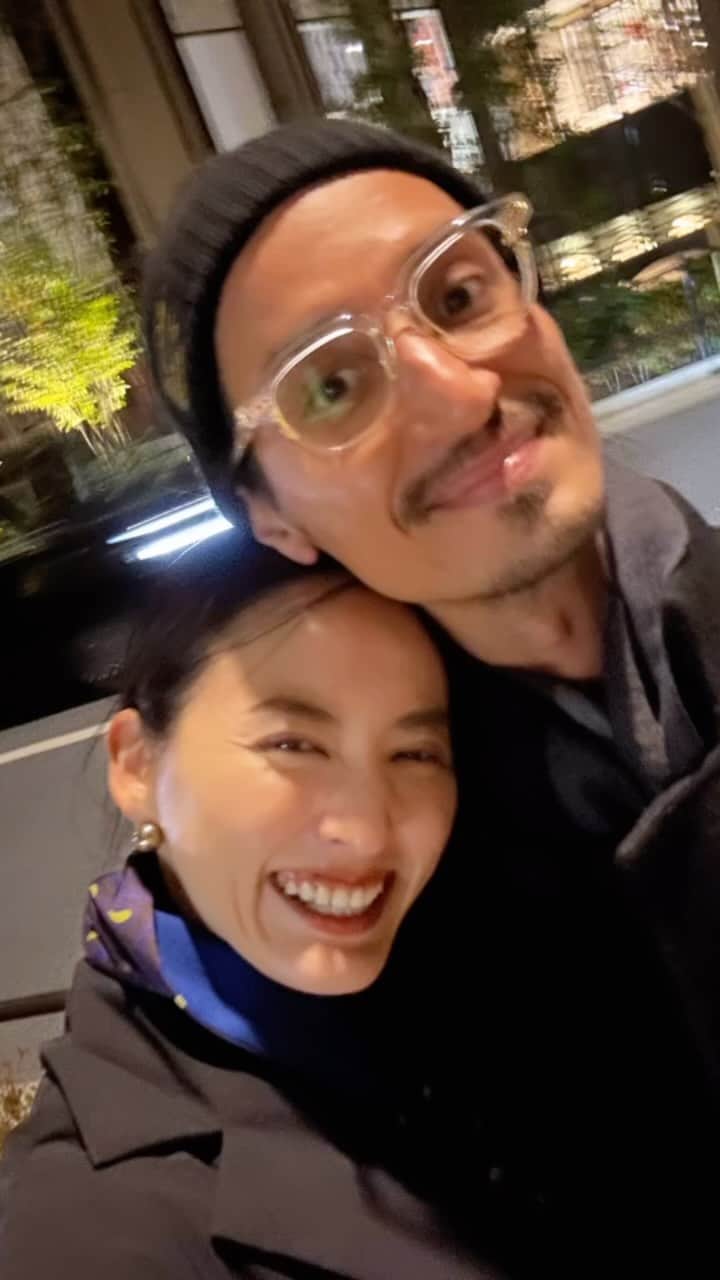 尾形沙耶香のインスタグラム：「#happywifehappylife ☝️  ずっと変わらず 楽しい関係👫🏻  #datenight  #麻布台ヒルズ #interfaceofbeing」