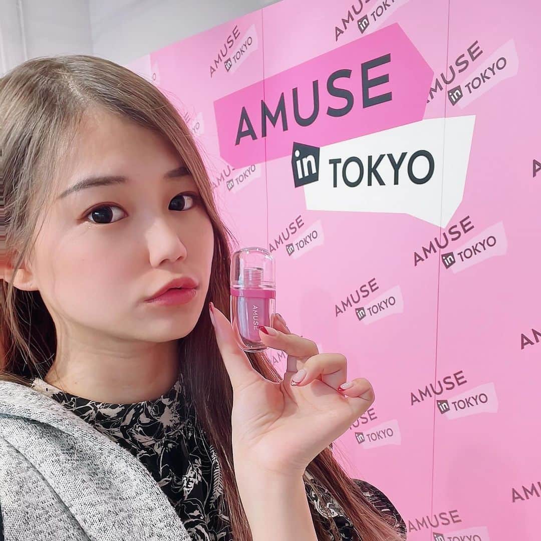 藤高つばさのインスタグラム：「. AMUSE in TOKYO popup storeにご招待していただきました🌸  ジェルフィットティントの日本限定色は 🍒TOKYO CHERRY 🌸SAKURA JELLY  他のカラーも、アイシャドウパレットも気になるアイテムが沢山✨ 何より、推しのウォニョンちゃんがイメージガールで幸せな空間でした💓  @amuse.jp  #PR #AMUSE #アミューズ #ビーガンメイク #ジェルフィットティント #ウォニョン #wonyoung」