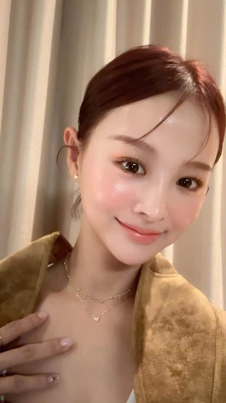 イム・ジヒョンのインスタグラム：「[러브썸] 14k gold 싱글 하트목걸이,귀걸이,팔찌,반지 기다리시는 분들😃💛 다음주 월요일 오픈 됩니다!  14k gold로 제작 되구요! 레이어드 버블목걸이, 마이크로파베 브라이슬릿도 같이 오픈됩니다🫶🏻✨ 나에게 주는 크리스마스 선물로도 너무 좋을 것 같아요!😉 다음주 월요일 오전10시 캘박 해두세용😘❤️」
