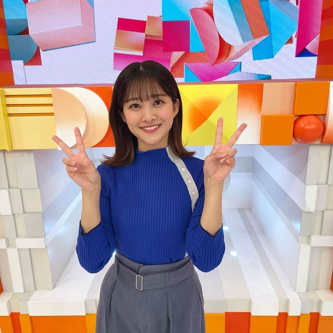 フジテレビ「めざましテレビ」のインスタグラム：「新人の原田です☕️  今日はエンタメプレゼンター、上白石萌歌さんのラストの日でした。 毎週、萌歌さんがいらっしゃると "ぽわ〜ん"と優しく温かい雰囲気に包まれる空気に癒されていました☺️❄️ 軽部さんと3人でコーヒーを飲みながらお話もできてとても楽しかったです！ 今夜の『パリピ孔明』最終回、楽しみです✨」
