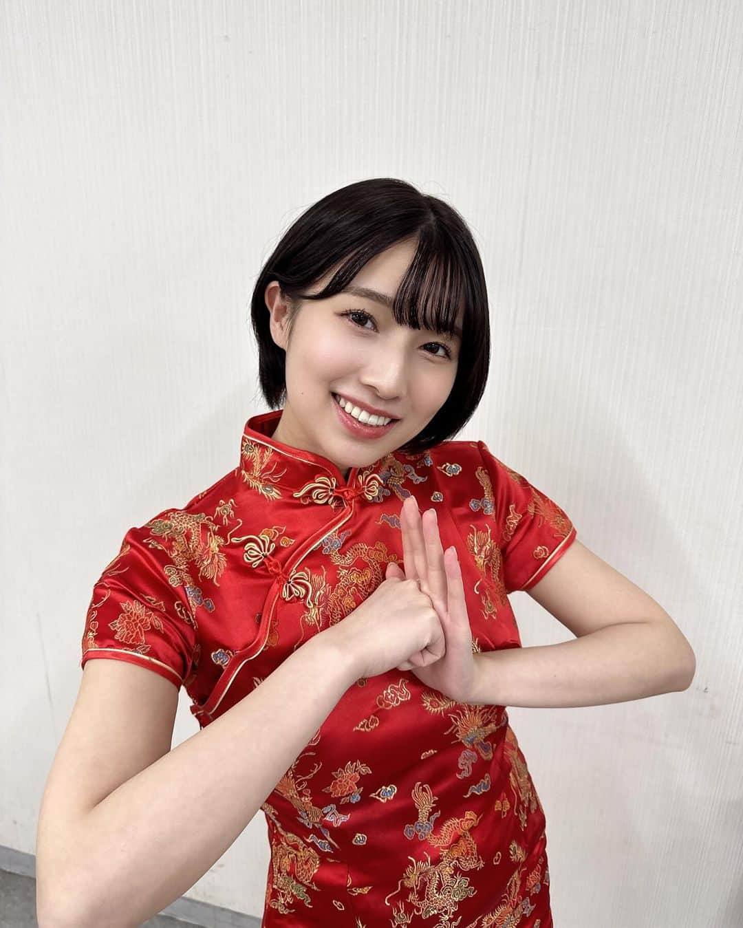 安部若菜さんのインスタグラム写真 - (安部若菜Instagram)「いつぞやに着たチャイナ服🇨🇳⭐️  実は大学では中国語を履修しています🇨🇳  我的汉语不流利。 但是我爱你。 我没有吃北京烤鸭。  #コスプレ#チャイナ服」11月29日 20時00分 - _wakapon_