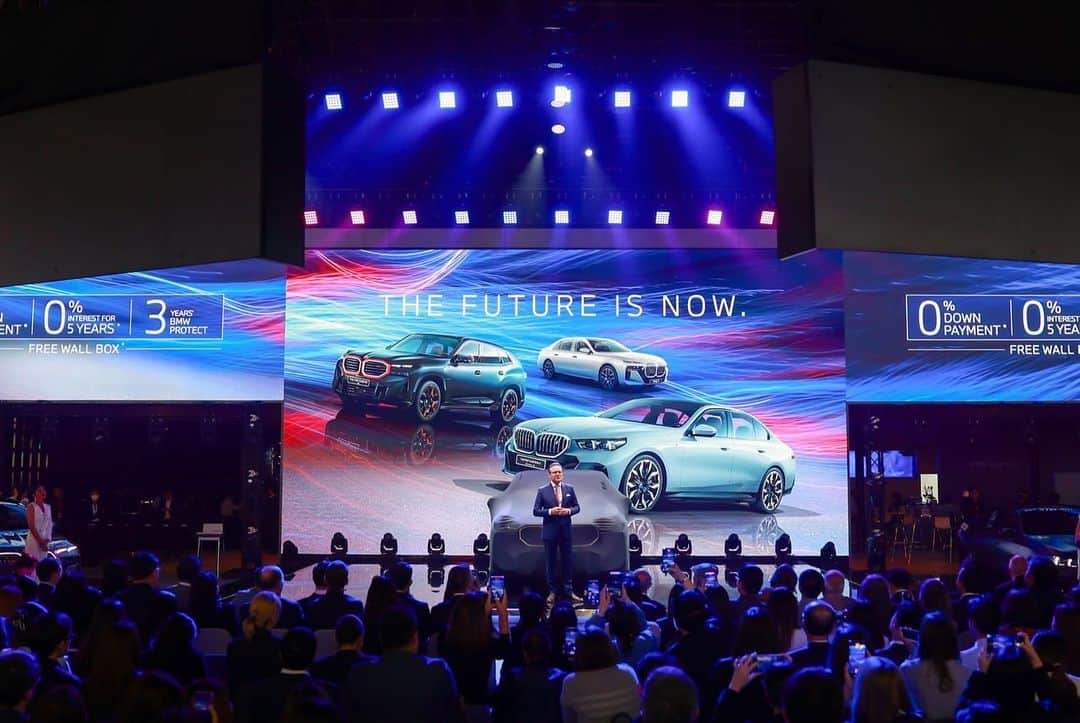 BMW Thailandのインスタグラム：「โอกาสสุดท้ายของปีที่คุณจะได้รับข้อเสนอสุดพิเศษใน Motor Expo 2023! พบกับ BMW ที่เปิดตัวอย่างยิ่งใหญ่ภายใต้คอนเซปต์ THE FUTURE IS NOW คุณ Alexander Baraka, President and CEO จาก BMW Thailand กล่าวเปิดตัวพร้อมนำเสนอยนตรกรรมรุ่นใหม่ล่าสุดตั้งแต่  THE FIRST-EVER BMW XM Label Red*,THE FIRST-EVER BMW i5, THE NEW 740d M Sport และอีกมากมายหลากหลายรุ่น พร้อมข้อเสนอสุดพิเศษสำหรับลูกค้าที่สนใจครอบครอง BMW คันใหม่  *For VIP & Press conference day only.  #BMW #BMWTH #JOYisBMW #สุนทรียภาพแห่งการขับขี่ #THEFUTUREISNOW #MOTOREXPO2023」