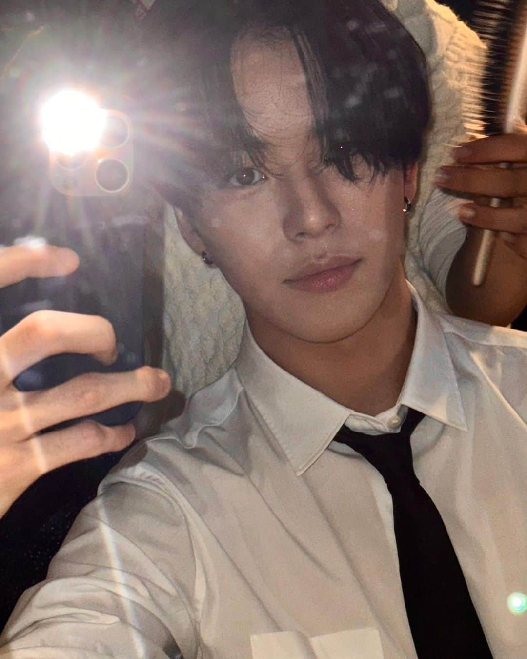 のインスタグラム：「Born to Luv ya❤️✌️❤️  #TREASURE #YOONJAEHYUK」