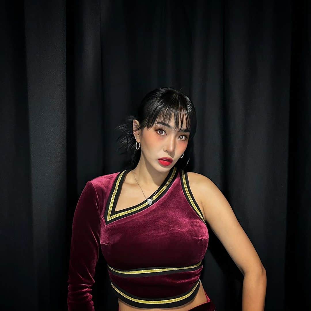 エナ のインスタグラム：「2023 MAMA AWARDS💎 . . . #까망갱 #세븐틴 #dancer #음악의신 #손오공 #대상 #축하해」