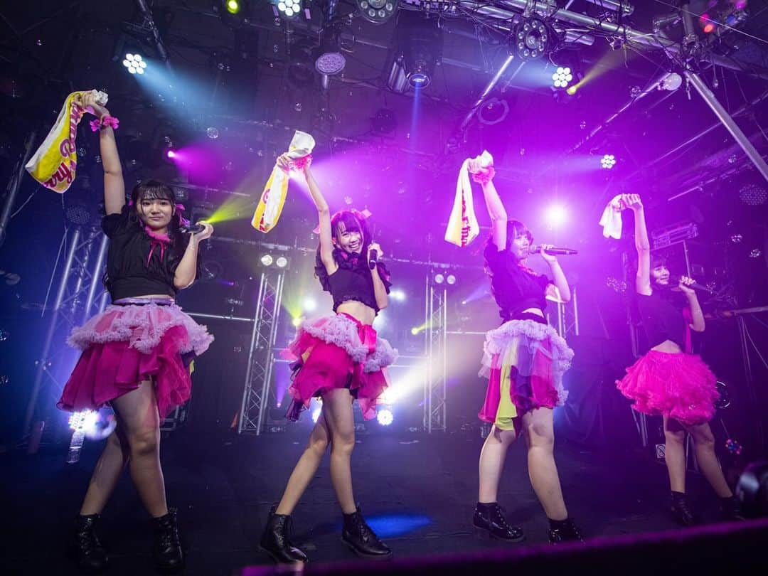 東恩納瑠花さんのインスタグラム写真 - (東恩納瑠花Instagram)「🍒SweetCherryPeppers🌶️  2023.09.23 NEW WORLD ORDER  夏のワンマンSP 2023.10.14 LEQUIOS IDOL FESTIVAL 2023 TOKYO 2023.10.22 HAPPY Halloween LIVE in CyberBox 2023.10.28 MABOROSHIFES2023 2023.11.5 モッズプレゼンツ …  横バージョンです❕ 素敵なお写真ありがとうございます💗  #japan #沖縄 #okinawa #sweetcherrypeppers   #モデル #アイドル #idol #美少女図鑑 #沖縄美少女図鑑」11月29日 22時52分 - ruka.ru_ru