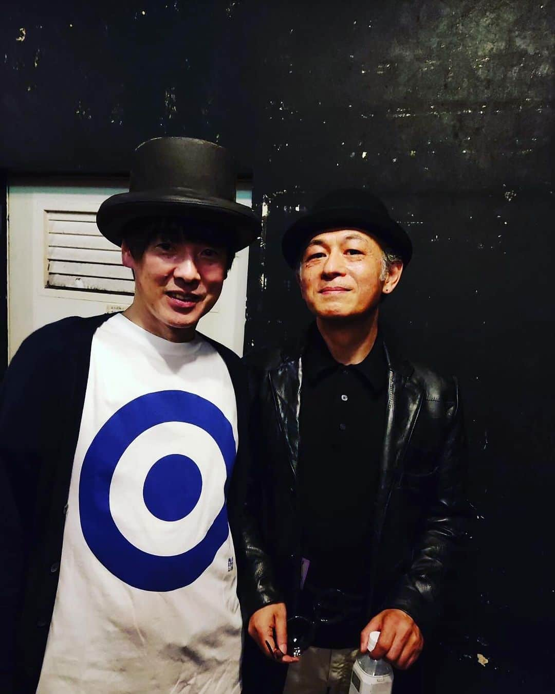 カジヒデキさんのインスタグラム写真 - (カジヒデキInstagram)「11/25(土)に渋谷HOMEで開催されたMarch of the Mods 特別編に出演しました！88,9年頃から90's初期によく新宿JAMに遊びに行ったMOTM。当時大好きだった卍さんのHIGH STYLEと、BRIDGEの時に対バンもしたMAYBELSの吉田カズマロくん、このイベントの主催でMODSのACE黒田マナブさん、僕の師匠・英国音楽の小出亜佐子さん、MODで最高なキーボーディスト堀江博久くん、クールでイカしたUchiyamaさん、ハイスタイルにはマークさんも居たり、本当に最高なラインナップ✨❄️満員のフロアには当時からの友人達も集まったり、同時に若いMODSの子達も結構居てスゴく良い雰囲気でした。89,90年頃にトリップしたような、でも今が一番輝いているような最高なパーティーでした✨マナブさん、ありがとうございました！北沢夏音さんや曲さんとも色々話せて楽しかったです🌈  #themarchofthemods #popgoesart #highstyle  #カジヒデキ #吉田カズマロ #黒田マナブ #小出亜佐子  #堀江博久」11月29日 23時00分 - hideki_kaji