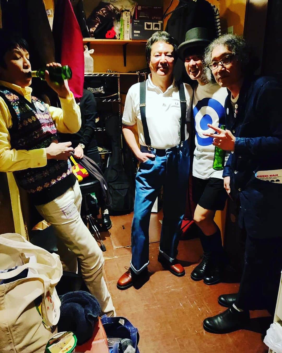 カジヒデキさんのインスタグラム写真 - (カジヒデキInstagram)「11/25(土)に渋谷HOMEで開催されたMarch of the Mods 特別編に出演しました！88,9年頃から90's初期によく新宿JAMに遊びに行ったMOTM。当時大好きだった卍さんのHIGH STYLEと、BRIDGEの時に対バンもしたMAYBELSの吉田カズマロくん、このイベントの主催でMODSのACE黒田マナブさん、僕の師匠・英国音楽の小出亜佐子さん、MODで最高なキーボーディスト堀江博久くん、クールでイカしたUchiyamaさん、ハイスタイルにはマークさんも居たり、本当に最高なラインナップ✨❄️満員のフロアには当時からの友人達も集まったり、同時に若いMODSの子達も結構居てスゴく良い雰囲気でした。89,90年頃にトリップしたような、でも今が一番輝いているような最高なパーティーでした✨マナブさん、ありがとうございました！北沢夏音さんや曲さんとも色々話せて楽しかったです🌈  #themarchofthemods #popgoesart #highstyle  #カジヒデキ #吉田カズマロ #黒田マナブ #小出亜佐子  #堀江博久」11月29日 23時00分 - hideki_kaji