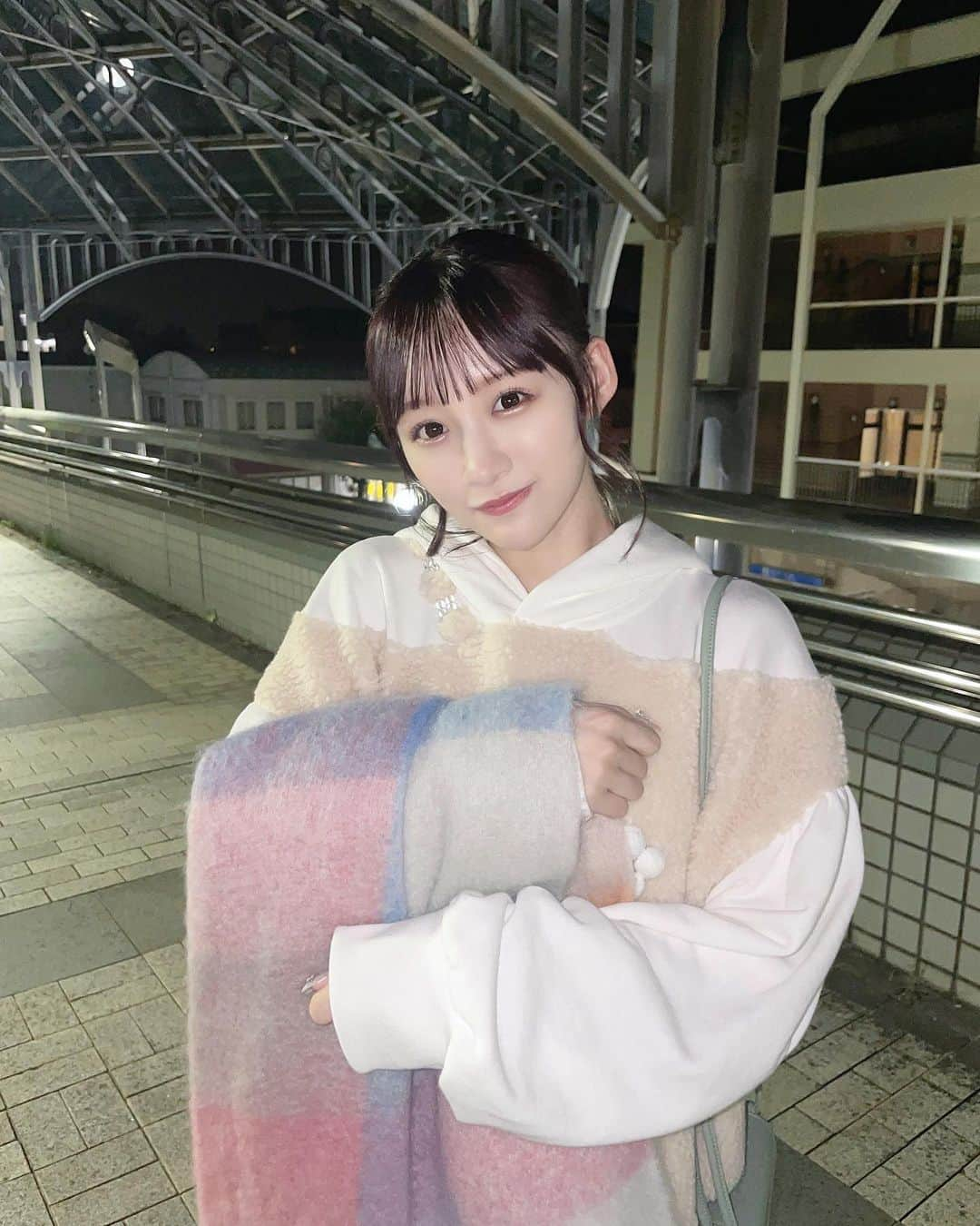 音嶋莉沙のインスタグラム：「15枚目シングル 『ラストノートしか知らない 』本日発売です🕯 ⁡ 沢山の方に届きますように…⸜❤︎⸝‍ ⁡ オリコンデイリーシングルランキング1位も ありがとうございます☺️ ⁡ #イコラブ」