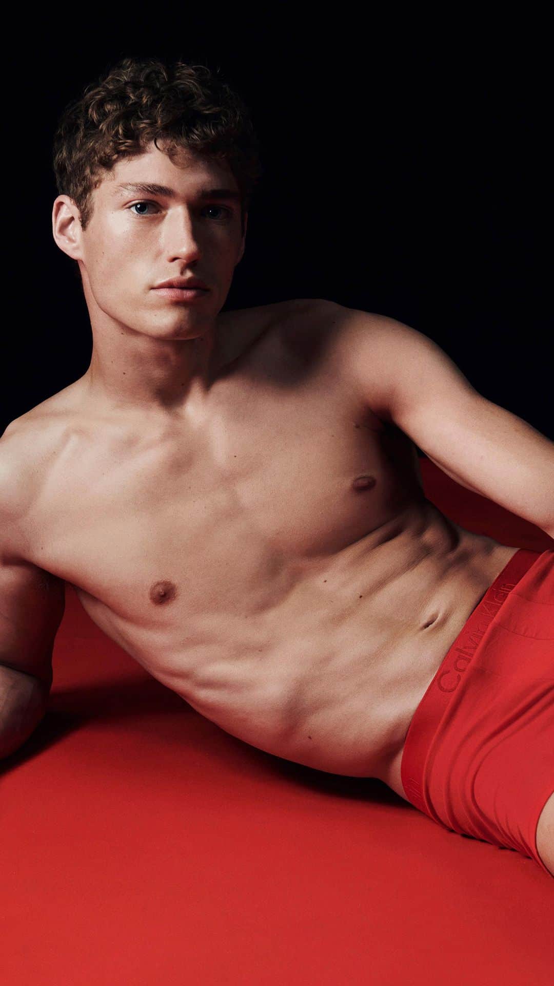Calvin Kleinのインスタグラム：「Super soft, yet refined. Iconic silhouettes updated.  Elevated for the holidays. Discover limited-edition underwear at CalvinKlein.com.」