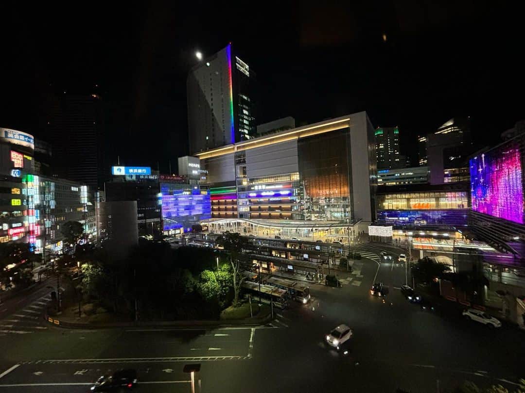 吉川正洋さんのインスタグラム写真 - (吉川正洋Instagram)「横浜駅がキラキラしていました  #おやすみステーション」11月29日 23時07分 - dhyoshikawa