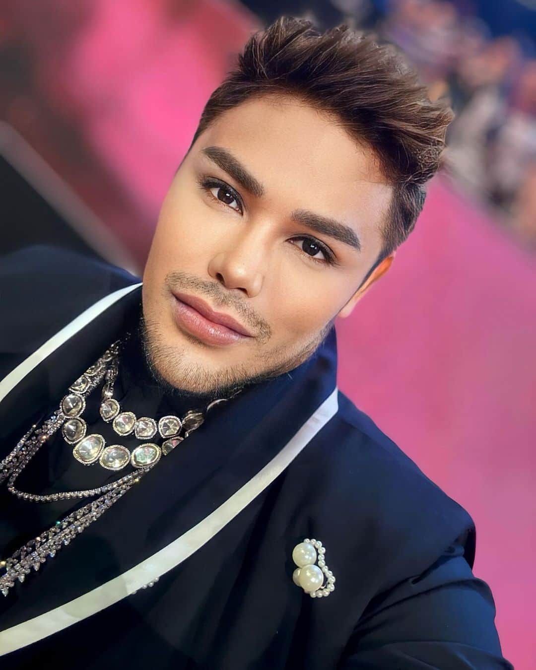 Ivan Gunawanのインスタグラム：「Namaste ❤️」