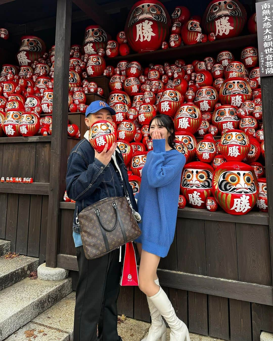 塩崎莉乃のインスタグラム：「. 紅葉も綺麗で行ってよかった勝尾寺⛩️🍁 . . . . . . . . . . . . . . . #勝尾寺 #箕面 #パワースポット #だるま #参拝 #紅葉スポット #紅葉」