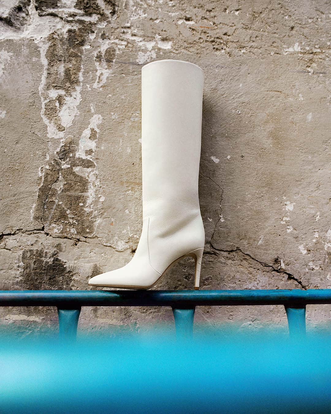 ネッタポルテさんのインスタグラム写真 - (ネッタポルテInstagram)「SOLE-MATES: Sneakers, move over - @paristexas_it stiletto boots have arrived.   Tap the link in bio to shop at #NETAPORTER.」11月29日 23時35分 - netaporter