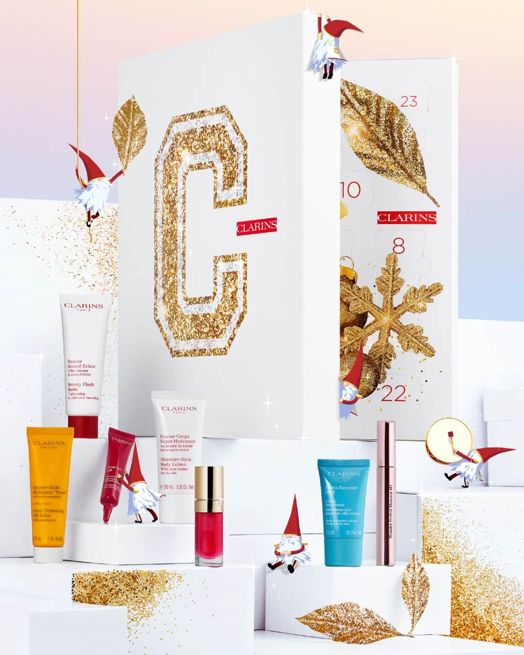 Clarins Australiaのインスタグラム：「Three cheers for our holiday season advent calendars 🎁 What would you like to see inside?⁣ ⁣ #Clarins #AdventCalendar #HolidayBeauty」