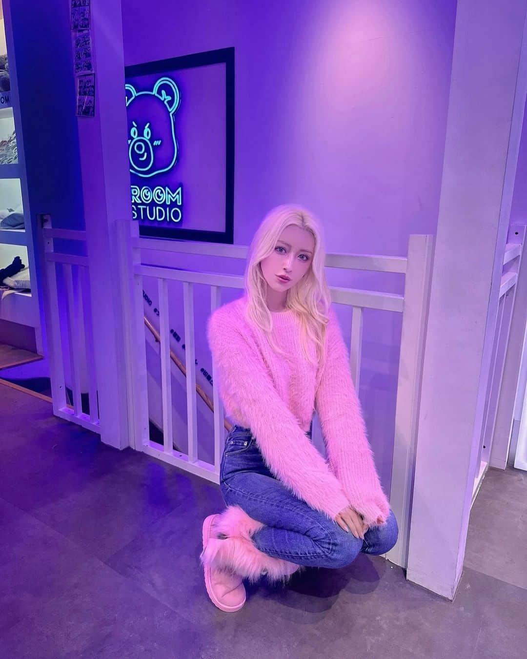 美咲あいりのインスタグラム：「💖 ⁡ ⁡ ⁡ Coupon codo 【 EBSJP350 】 ⁡ ⁡ ⁡ ▫️plain women's sweater   24546698 ▫️plush worm snow boots   23811261 ⁡ ▫️Peak Color Double Button longline overcoat   21941925 ▫️Plain-patterned chris cloth body conditioner dress   23051489 ▫️slip-on slocy boot   23811261 ⁡ ⁡ 試すたび　好きが見つかる　届くたび　好きが増えてく✨ @shein_japan @sheinofficial  #SHEINGoodFinds#SHEIN冬の感謝祭#SHEINforAll #loveshein #ad #saveinstyle」