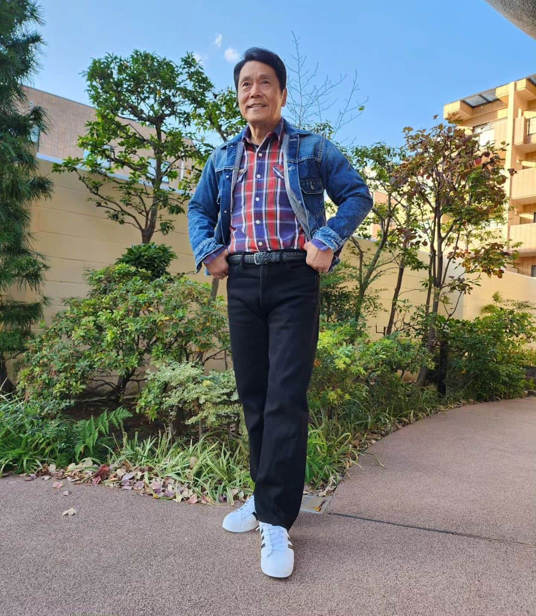 峰竜太さんのインスタグラム写真 - (峰竜太Instagram)「#アド街ック天国 #denimjacket #sugarcaneandco #shirt #copperking #pants#onidenim #shoes #adidas」11月29日 15時05分 - mineryuta