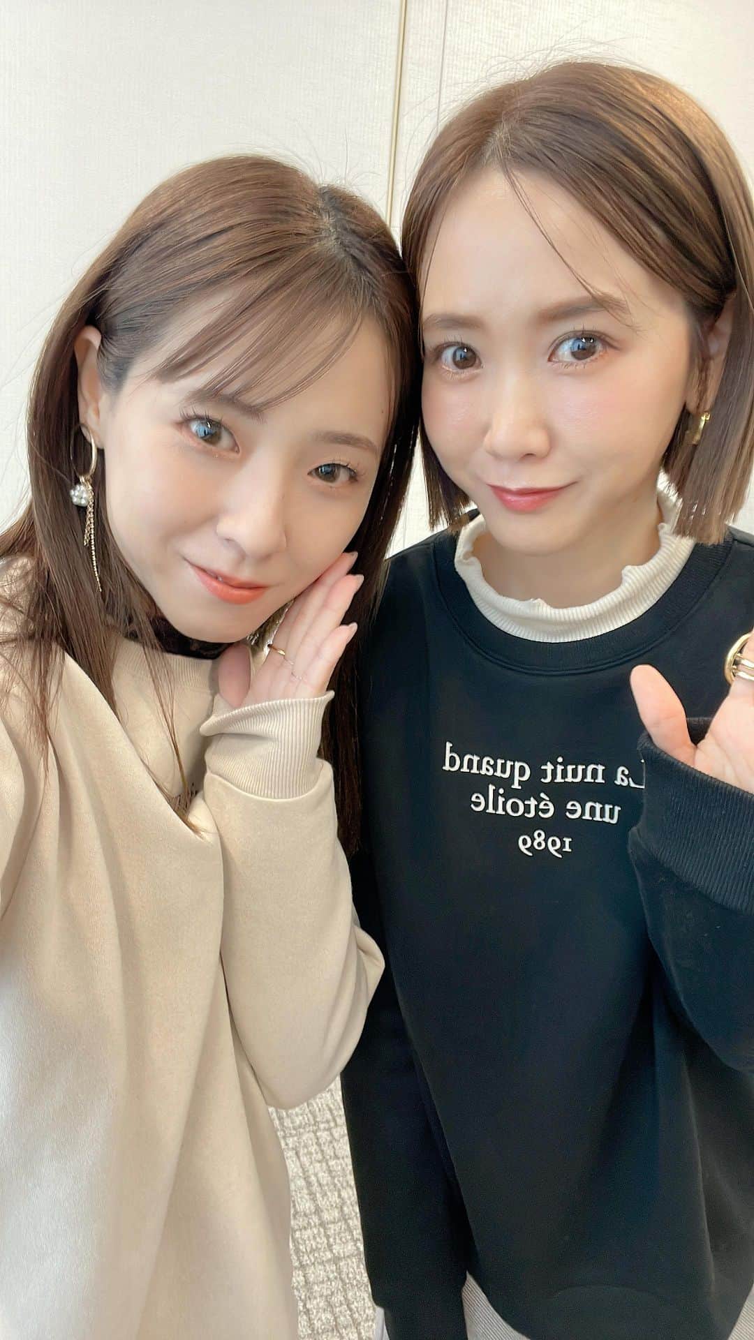 しまむらのインスタグラム：「インフルエンサー（yumi×田中里奈）ハッピーバッグ インスタライブ  12月 23日 (土)より 全国のしまむら店舗にて販売！  オンラインストアでは、12月1日（金）9：00 ～ 3日（日）23：00先行予約（抽選販売） 12月7日（木）17：00～通常予約販売 ※先行予約は、しまむらアプリ会員のみとなります。 詳細については「しまむらHP」をご確認ください。」