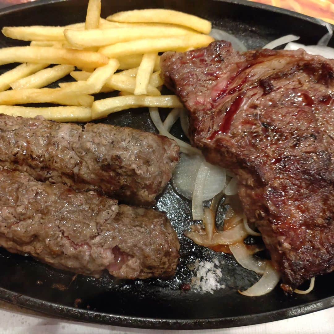 のインスタグラム：「いい肉の日  #肉 #ハンバーグ #ステーキ #いい肉の日」