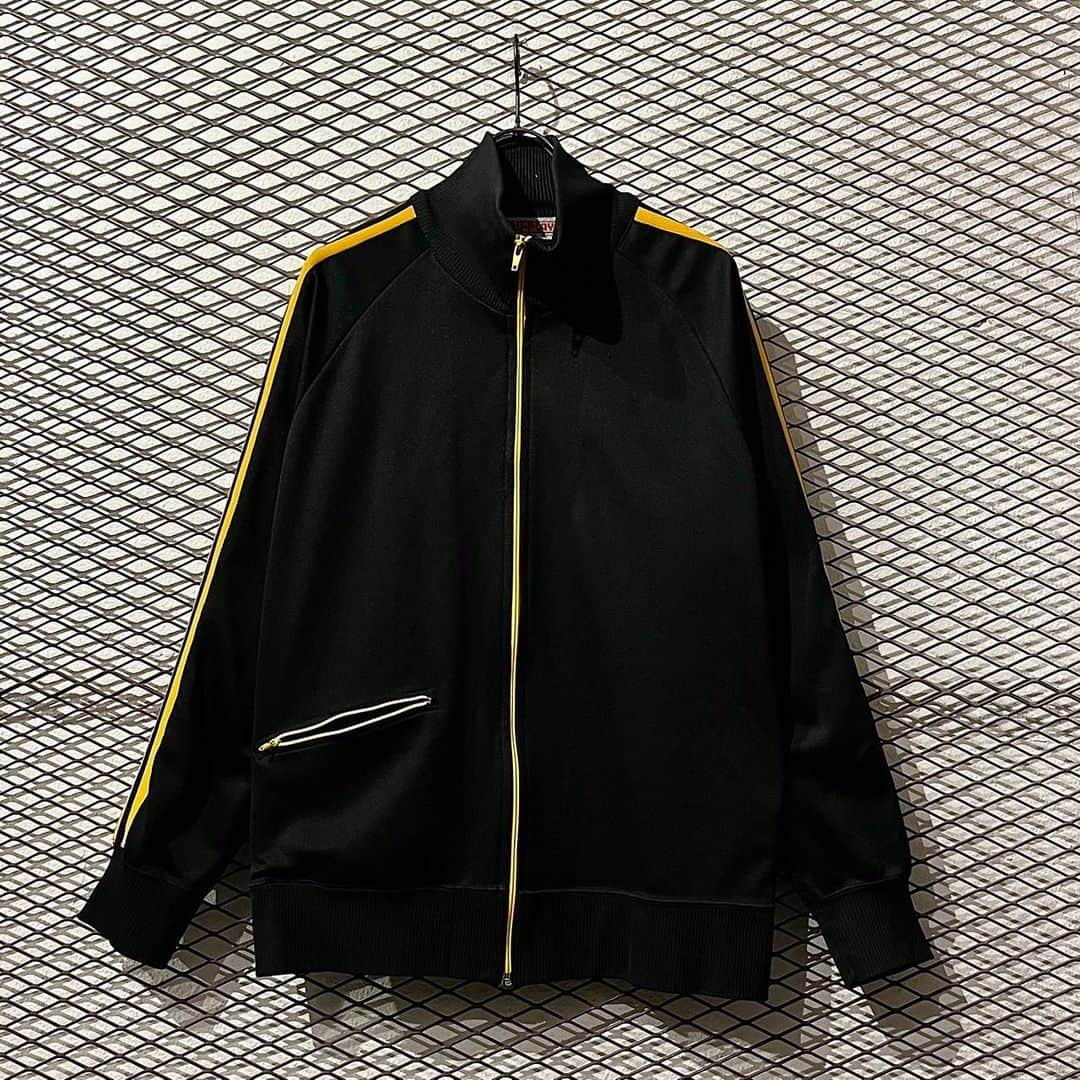 dudeのインスタグラム：「【 NEW ARRIVAL 】 ・ TRU-PLAY - 90's Track Jacket ・ ・ ・ こちらの商品はdudeアカウントプロフィールのURL「dude online」より通販可能な商品となっております ・ @dude_harajuku @dude_harajuku_daily」