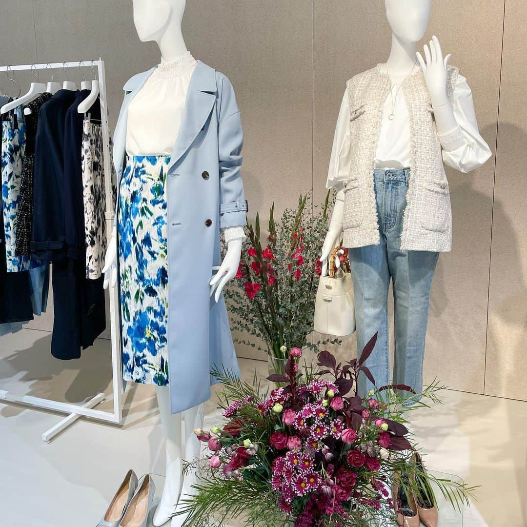 cdec_official Aesthetic Senseさんのインスタグラム写真 - (cdec_official Aesthetic SenseInstagram)「． 【 2024  SPRING&SUMMER collection 】 ． 2024ss✨ 先日の展示会の様子をご紹介！  「GLOW EFFECT」をテーマに 着ると気分が高まり、新しい自分に出会える。 そんなファッションの本来の力を再考し、 内面から滲み出るツヤ感を持つ女性に向け快適性と センシュアリティーを表現します。 ※展示会商品につき、デザインや素材が一部変更となる場合もございます。 ． ． ． . .  #クードシャンス #2024 #ss #ファッション #ファッションコーデ  #おしゃれさんと繋がりたい #大人女子コーデ #お出かけコーデ #通勤コーデ #休日コーデ #大人フェミニン #フェミニン #フェミニンコーデ #上品 #上品コーデ #艶感 #輝き #天然素材 #サスティナブル #展示会 #新作」11月30日 20時00分 - cdec_official