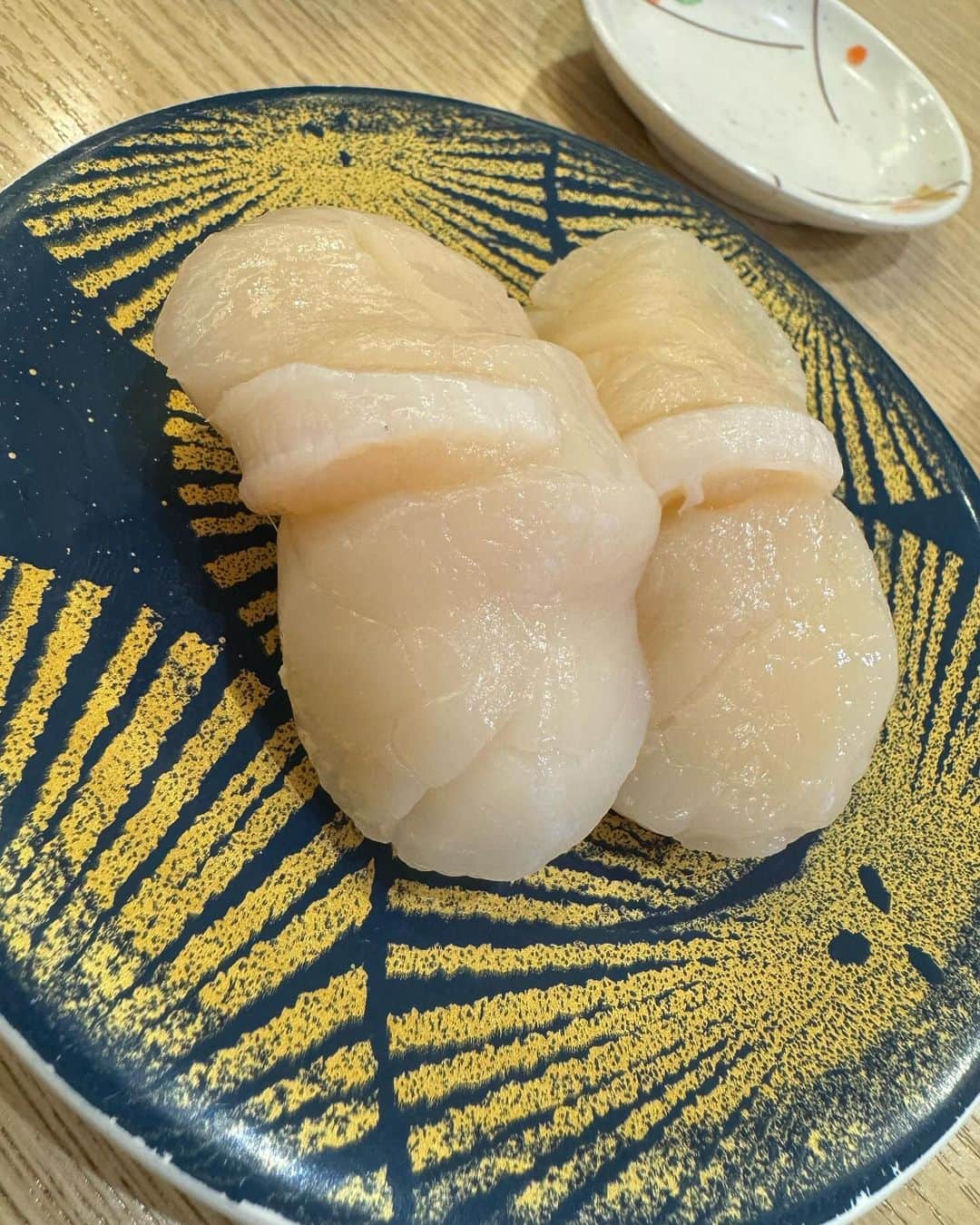 山口託矢さんのインスタグラム写真 - (山口託矢Instagram)「美味しすぎた🍣 回転寿司のクオリティじゃない、、 個人的にはホタテやばすぎました。。 . . #北海道 #北見 #トリトン #寿司 #回転寿司  #俳優 #太鼓 #全国ツアー」11月29日 15時45分 - taku_ya_maguchi