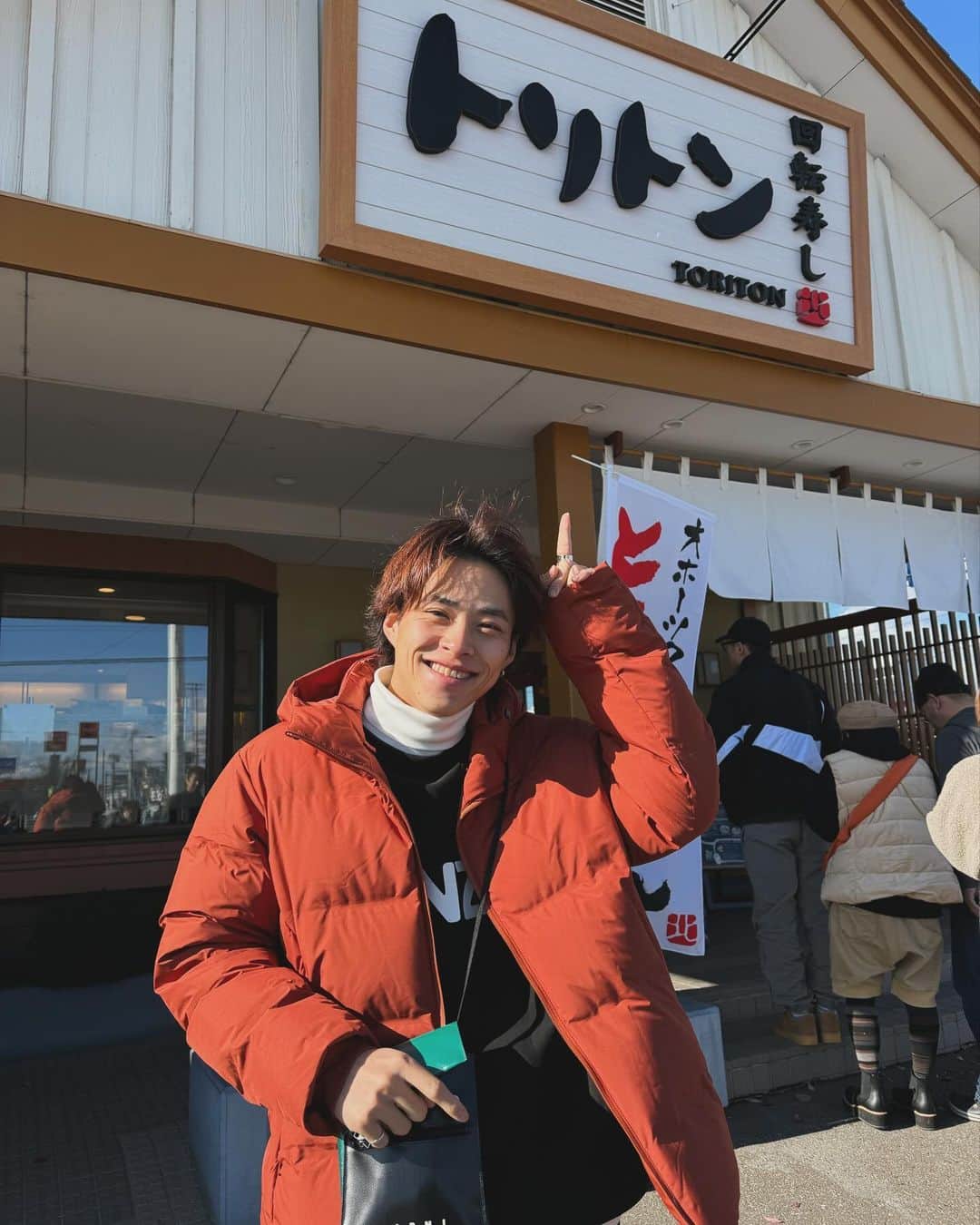 山口託矢さんのインスタグラム写真 - (山口託矢Instagram)「美味しすぎた🍣 回転寿司のクオリティじゃない、、 個人的にはホタテやばすぎました。。 . . #北海道 #北見 #トリトン #寿司 #回転寿司  #俳優 #太鼓 #全国ツアー」11月29日 15時45分 - taku_ya_maguchi