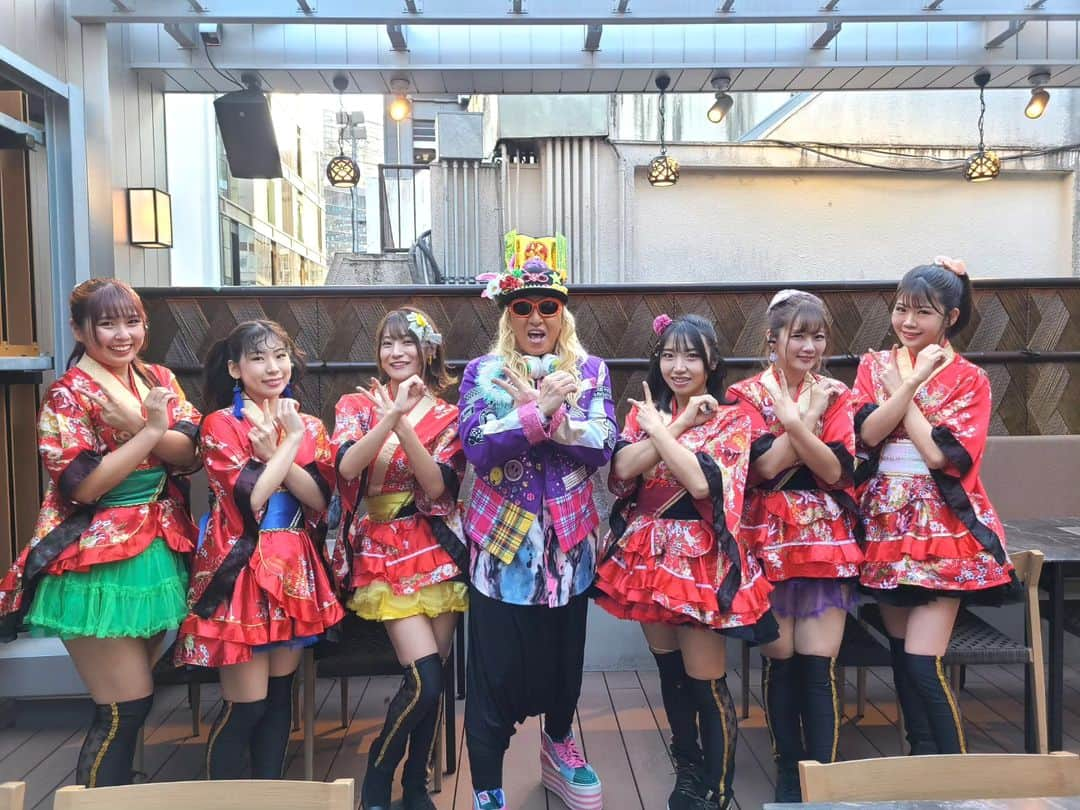 DJ KOOのインスタグラム：「盆踊り居酒屋 #HANAMACHI レセプション 日本盆踊り協会特別芸術顧問として登壇させて頂きました！！  DJ KOO fes にも出演 東京おとめ太鼓の皆さん そして我らが日本盆踊り協会の皆さん  お祭り、盆踊り、食、伝統と革新！！ 盆踊りで日本を元気に、世界を笑顔に！！   #盆踊り  #日本盆踊り協会  #東京おとめ太鼓  #DJKOO」