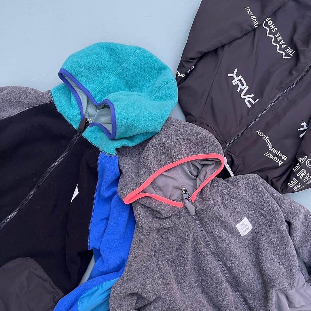 のインスタグラム：「【new arrival】  ＜THE PARK SHOP＞  片面はフリース、片面はタフタの両A面個性派リバーシブルブルゾン✨ タフタ面は、暗い時でも安心の様々な反射プリント付き！ ソリッドカラーもクレイジーカラーも男女問わず着ていただけます♩ 軽くて暖かく、着ていて楽しくなるような1着です◎  . ※画像右下の【保存ボタン】で後から探しやすくなります💫 . #theparkshop #ザパークショップ #kodomobeams #beams #daikanyama  #こどもビームス #ビームス #代官山 #tokyo #japan #trip #discover  #東京 #こどもふく #도쿄 #아기옷 #도쿄쇼핑 #여행 #일본여행  新作アイテムはプロフィールのリンク🔗からビームス公式サイト、こども ビームスページをチェック❗️ ※お問い合わせにつきましては、お電話にて承ります。」