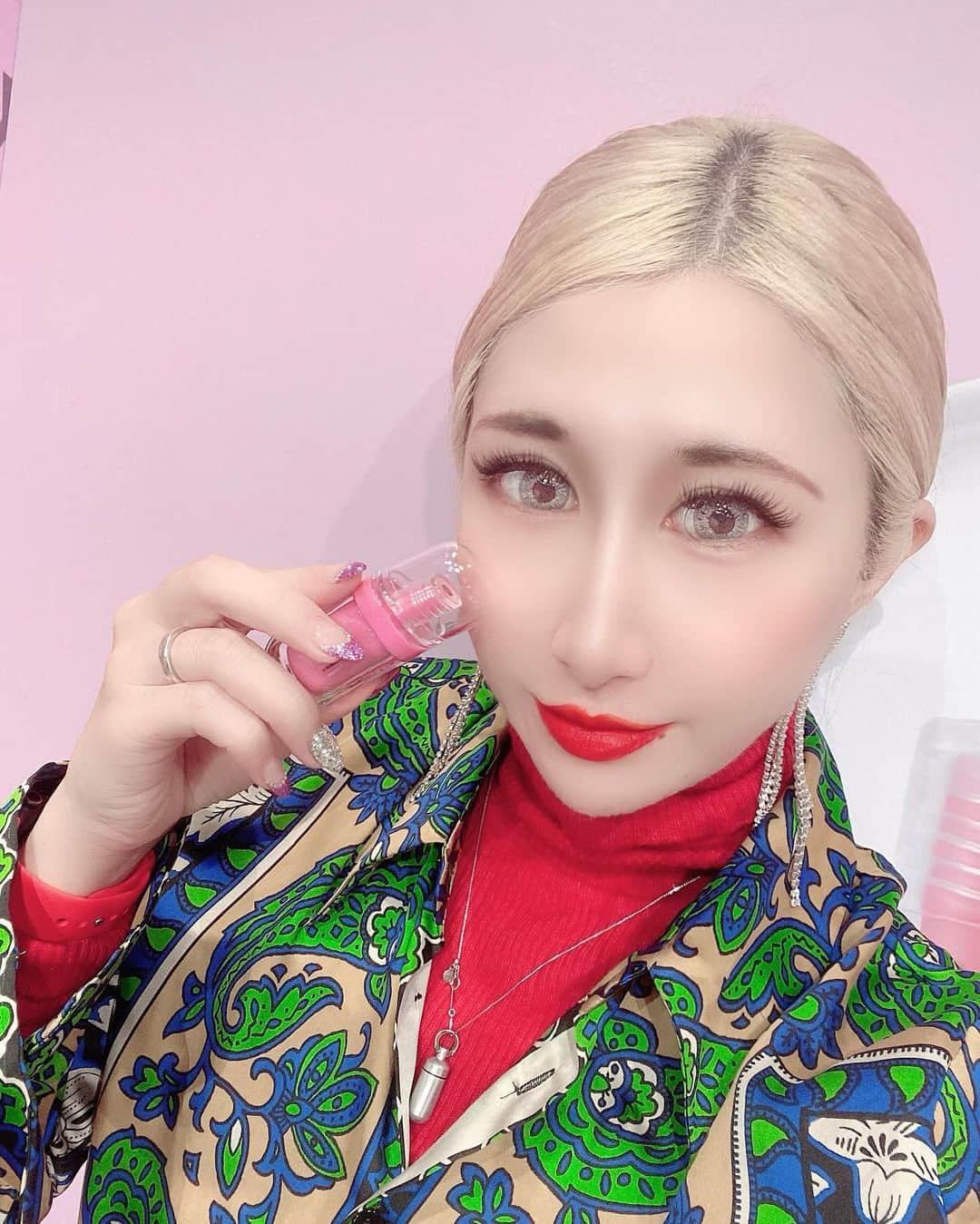 赤崎ティナ（西浦舞由美）さんのインスタグラム写真 - (赤崎ティナ（西浦舞由美）Instagram)「AMUSEイベントにご招待いただきました！ 持ち歩きやすい！コンパクト😚⭕️ 素敵なカラーバリエーションでした❤️🩷 1本　1650円  #amuse#アミューズ#ビーガンメイク#ジェルフィットティント#beautiful#beauty#makeup #korea #cosme  @amuse.jp」11月29日 16時31分 - tina_akazaki_official