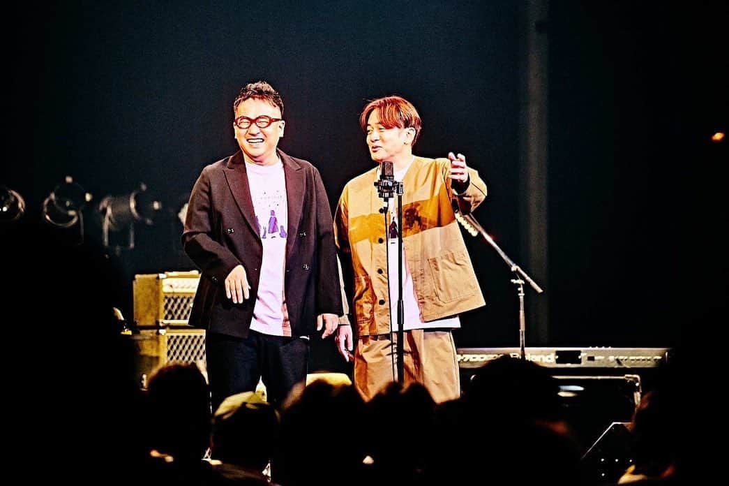 中西茂樹さんのインスタグラム写真 - (中西茂樹Instagram)「いとこよ。久しぶりのステージはミュージシャンのライブでした。ありがとうスピラ・スピカ様。 #なすなかにし #従兄弟 #スピラスピカ  #ライブのゲスト #めちゃくちゃ楽しかったです」11月29日 16時34分 - nasunakanakanishi