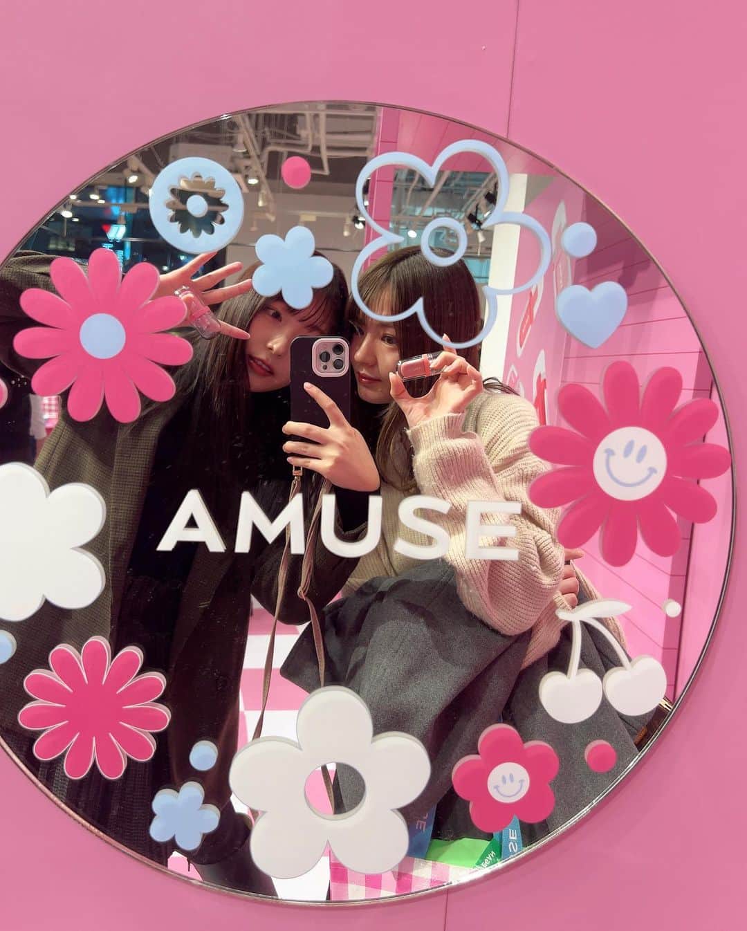 野乃さんのインスタグラム写真 - (野乃Instagram)「@amuse.jp 🌸💖 ポップアップのイベントに行ってきました〜。 日本限定カラーのリップ塗ってみた。可愛い🥰 @reina_okamoto_ 一緒に行けたのうれしい♡ #amuse #アミューズ #ビーガンメイク #ジェルフィットティント」11月29日 16時41分 - nonono_onaka