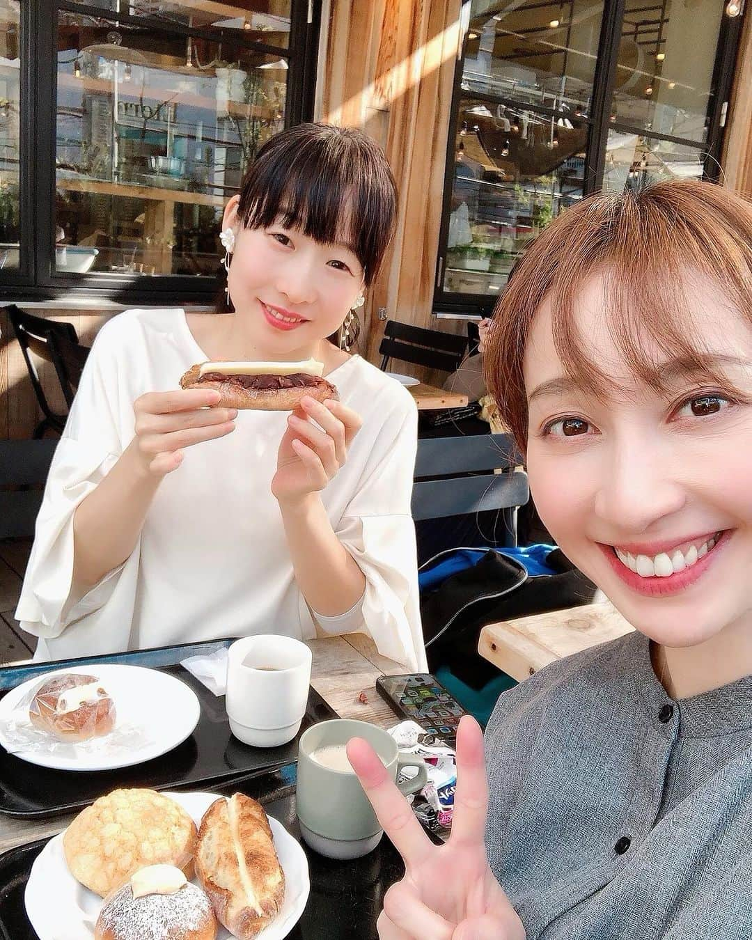 いとうまゆさんのインスタグラム写真 - (いとうまゆInstagram)「少し前ですが、 はいだしょうこさん @haida_shoko とランチとお茶してまいりました😍 ・ 久しぶりに美味しいものを食べながら ゆっくりおしゃべりできて とても嬉しかったです🥹 ・ しょ〜ちゃんとお話ししてるといつも 優しくて正義感溢れていて、でも面白くて 時間があっという間です😂✨ ・ いつも頼りにしてしまって、私も少しでも何か 力になれたらと思うのですが、楽しく過ごしてるうちによくわからないまま帰る時間が来てしまいます😅💓 ・ しょ〜ちゃんいつもありがとうございます🙏🥹✨ ・ 全体的に食べ過ぎました笑幸せ。。😂✨ #カフェ #ランチ @garden_house_crafts  #代官山ランチ」11月29日 16時43分 - itomayu0411