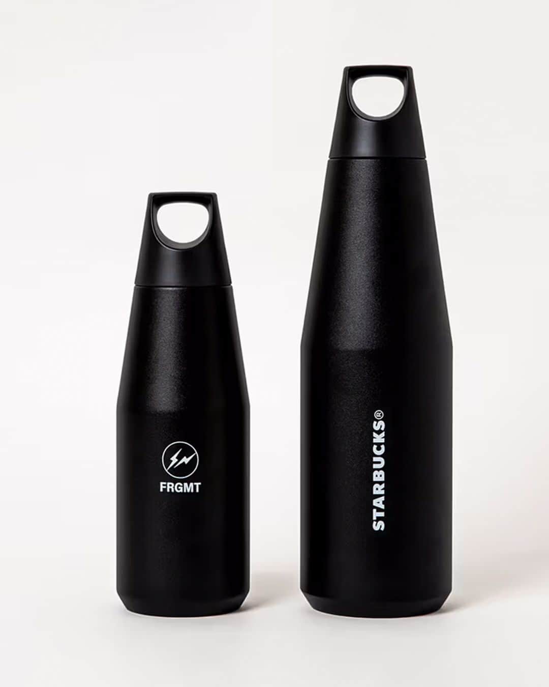 HYPEBEASTさんのインスタグラム写真 - (HYPEBEASTInstagram)「Sip your coffee in style with fragment design and @starbucks_j's upcoming bottle capsule.⁠ ⁠ The hand-dried stainless steel bottle showcases the distinctive logos of both companies on the front and back of the @kintoeurope product, giving it an edgy design typical of @fujiwarahiroshi's label. The drinkware will be offered in two colorways, matte black and beige, and available in 580ml and 1080ml sizes, both of which have a larger capacity than Starbucks' Venti option.⁠ ⁠ The offering is set to launch on December 6 through Starbucks Japan's online store.⁠ Photo: Starbucks」11月29日 16時45分 - hypebeast