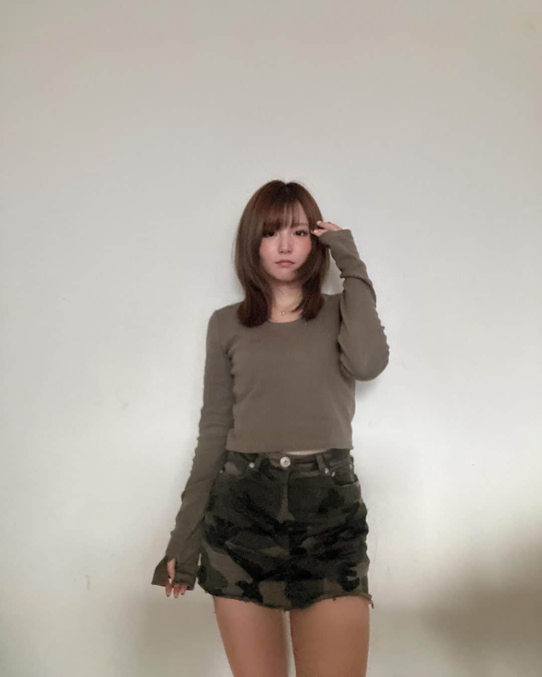 かのあい。のインスタグラム：「このコーデはファンの方から頂いたお洋服たち🎀🤎 可愛すぎるうう！！ ありがとうございますっ( > < )」