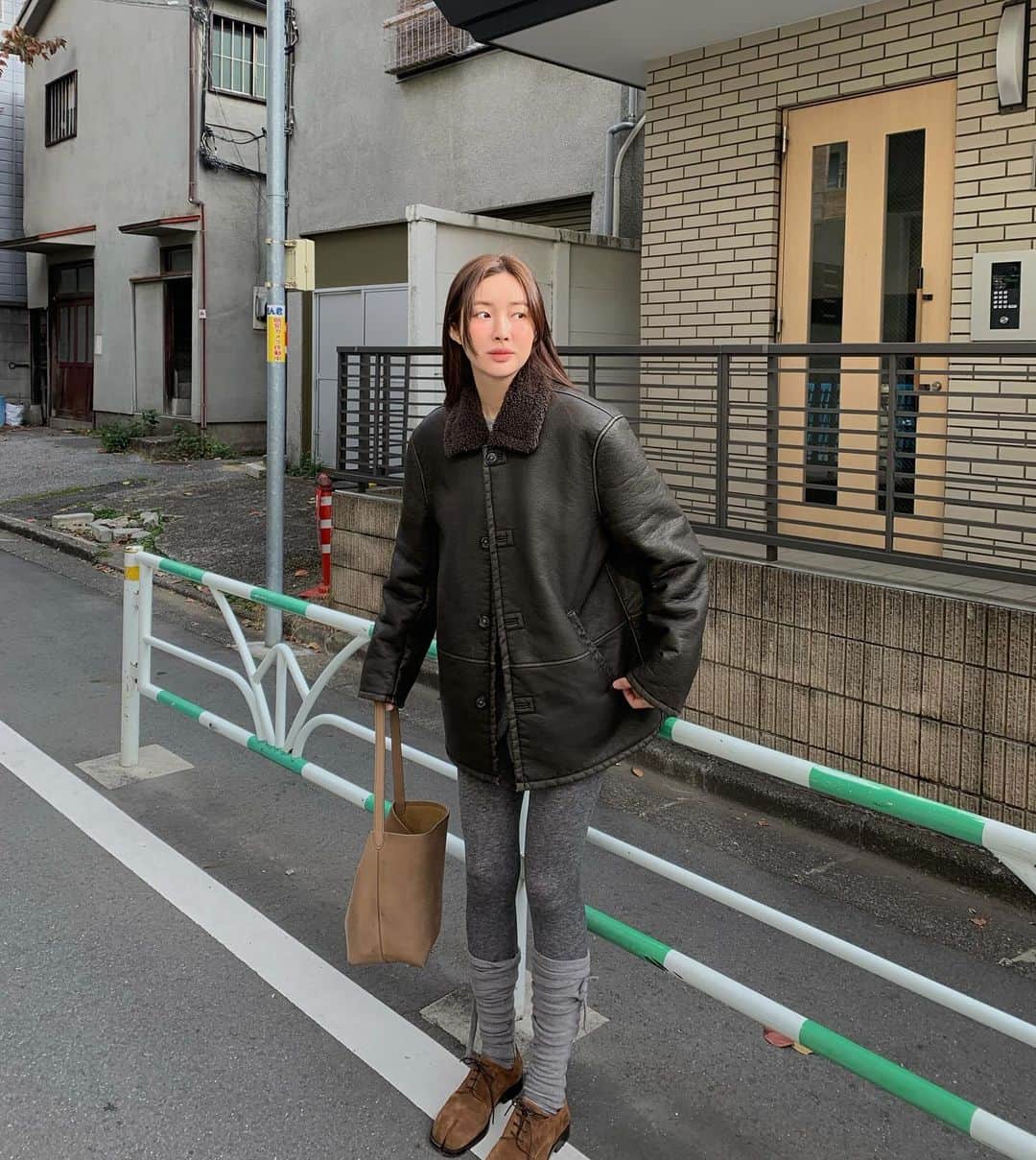 チャ・ジョンウォンのインスタグラム：「춥다가 덥다가 오늘은 또 춥다….🧖🏾‍♀️🌬️」