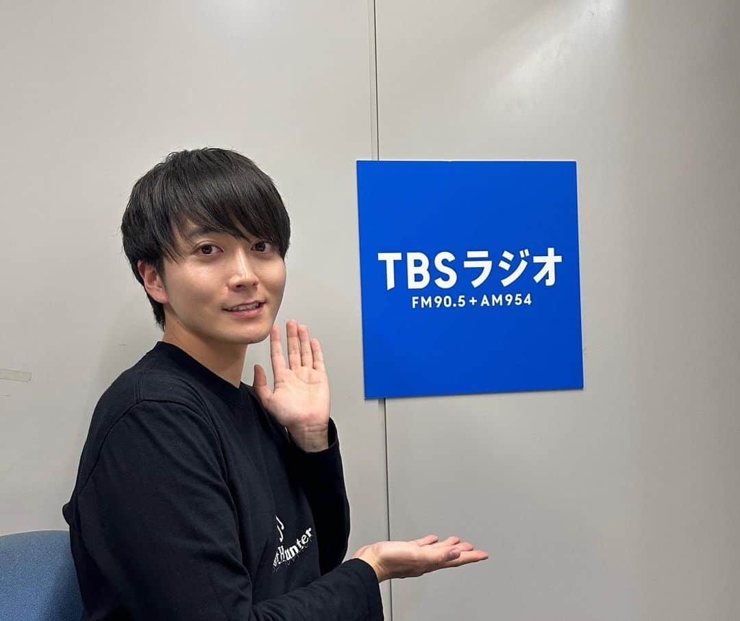 牧田習さんのインスタグラム写真 - (牧田習Instagram)「TBSラジオ「こねくと」ありがとうございました！！  秋冬の昆虫について、楽しくお話させていただきました！  Youtube LIVEやRadikoでのアーカイブもぜひご覧ください！✨  #こねくと  #TBSラジオ」11月29日 17時00分 - shu1014my