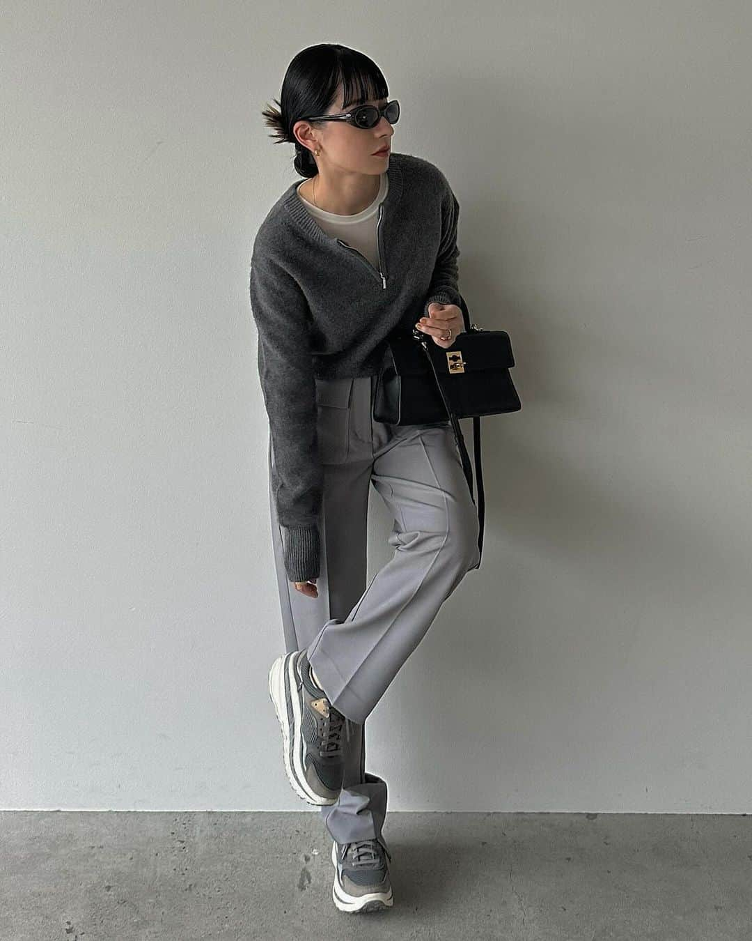 松本恵奈のインスタグラム：「載せてなかった私服です○ YAK KNIT : clane(発売中) LOW WAIST MILITARY POCKET PT : clane(発売中) shoes : ugg bag : clane×CAFNE sunglasses : vintage  です。  明日でニットフェアが終了してしまうのでこの機会に 是非、checkしてみてください♡ 最近、本格的に寒くなってきたのでやっと冬物が リアルに着れるようになってきましたね🧶 冬が1番ファッションを楽しめる大好きなシーズンなので 嬉しいです♡ 今年はニットもアウターも沢山買ったので私服でも色んなスタイリングを載せたいと思います♡ ではまた♡ #clane #knit #ニットフェア #明日まで」