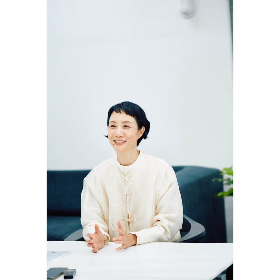 はなさんのインスタグラム写真 - (はなInstagram)「LEE webマガジン「My wellness journey」ロングインタビューが公開されました❣️年表まで聞かれて恥ずかしい🤣前後編ありますのでお時間ある時にどぞ🙌🏼ストーリーズに前半、プロフに後半のリンクを貼っておきます🍪 写真：高村瑞穂 衣装協力：bunon #leeweb #mywellnessjourney」11月29日 17時27分 - hanalovestaco