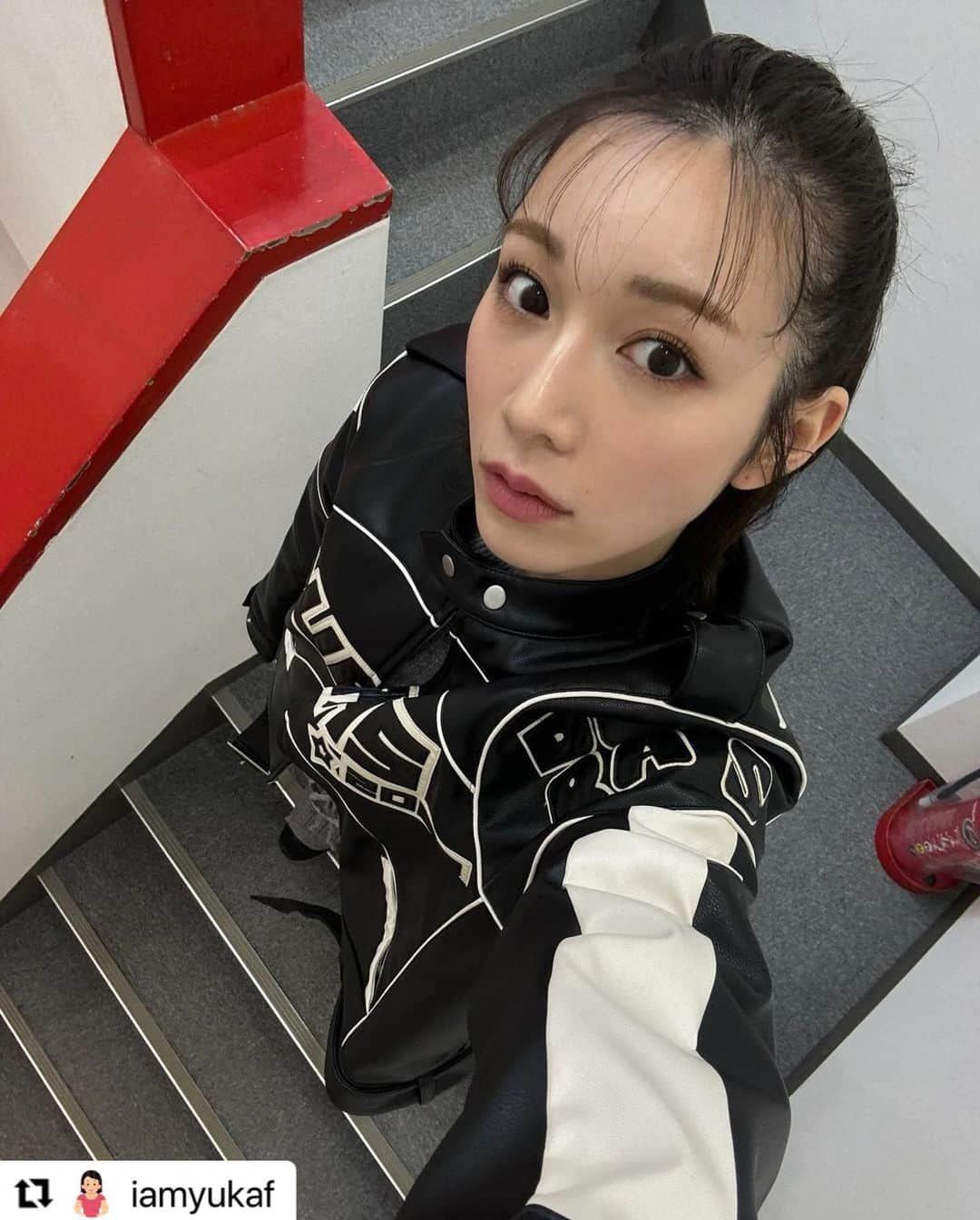 デュラスさんのインスタグラム写真 - (デュラスInstagram)「Yuka is wearing original design biker jacket❤︎❤︎  #Repost @iamyukaf  ・・・ スイカゲームと桃鉄ワールドで狂った生活リズムを今日は早起きして直せたはずです 🍑」11月29日 17時47分 - duras_official