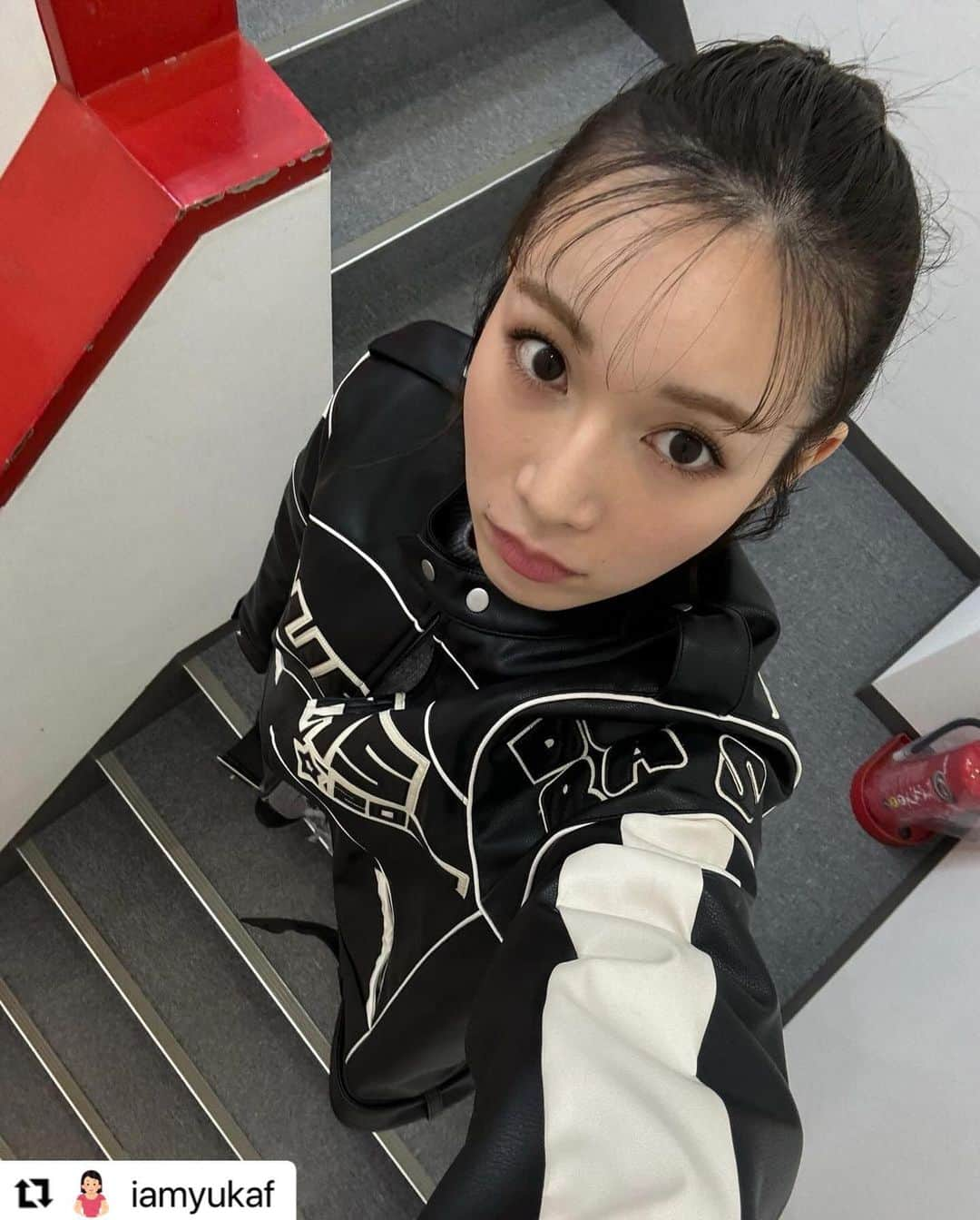 デュラスさんのインスタグラム写真 - (デュラスInstagram)「Yuka is wearing original design biker jacket❤︎❤︎  #Repost @iamyukaf  ・・・ スイカゲームと桃鉄ワールドで狂った生活リズムを今日は早起きして直せたはずです 🍑」11月29日 17時47分 - duras_official